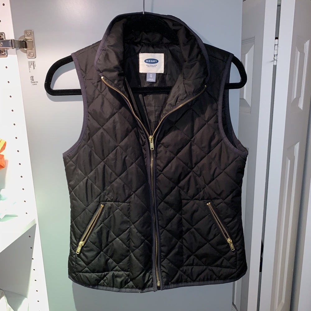 Old Navy Black Quilted Vest